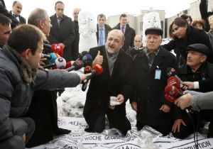 Oktay Vural dan Kardan Adamlı Şov!